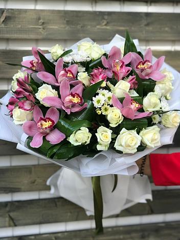 Букет цветов из: Розы и Хризантемы в Касумкенте